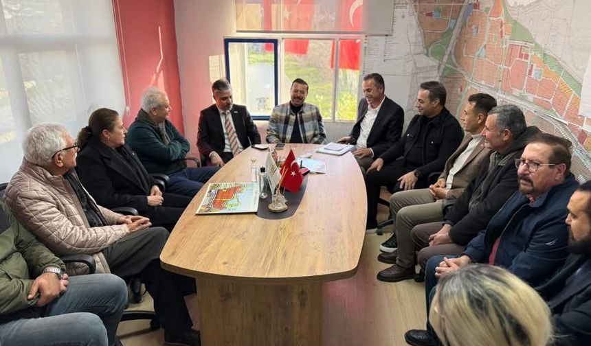 Başkan Yiğit’ten İnciraltı’ndaki toplantı için sitem: Çağırsalar biz de giderdik!