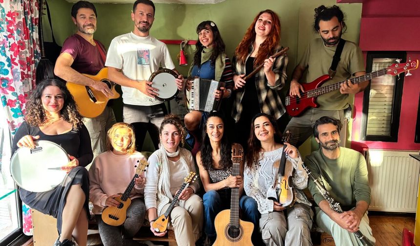 İzmir’de “Biletli değil takaslı” konser: Arkadaş Band sahneye çıkıyor
