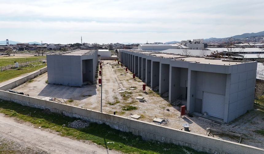 AK Parti'den 'Bergama Hali' çıkışı: Kaderine terk edildi!