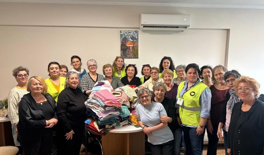 Karşıyaka’nın çınarlarından yürekleri ısıtan dayanışma!