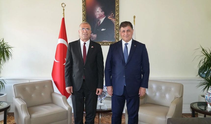 Gaziemir Meclisi'nde Tugay’la yemek polemiği!