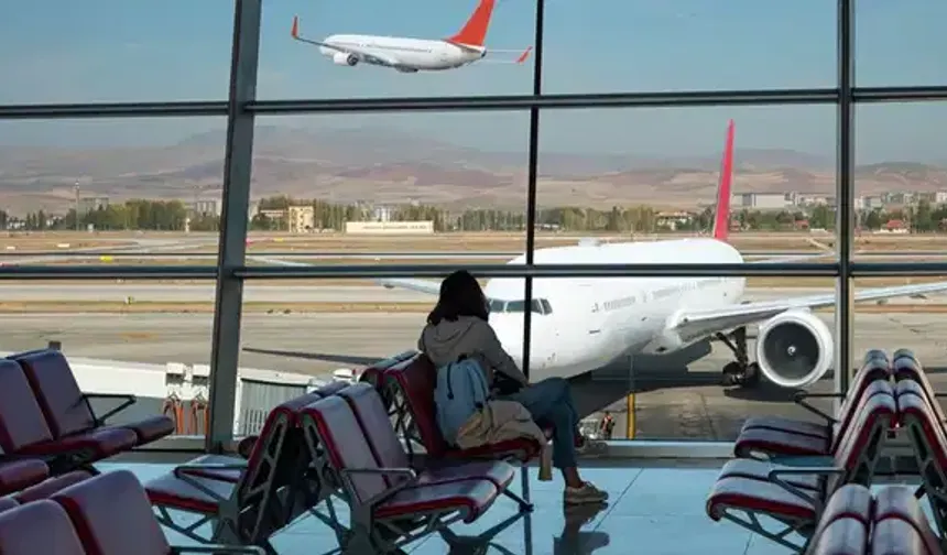 İran savaşı havayollarını vurdu: Bilet fiyatlarına zam kararı!