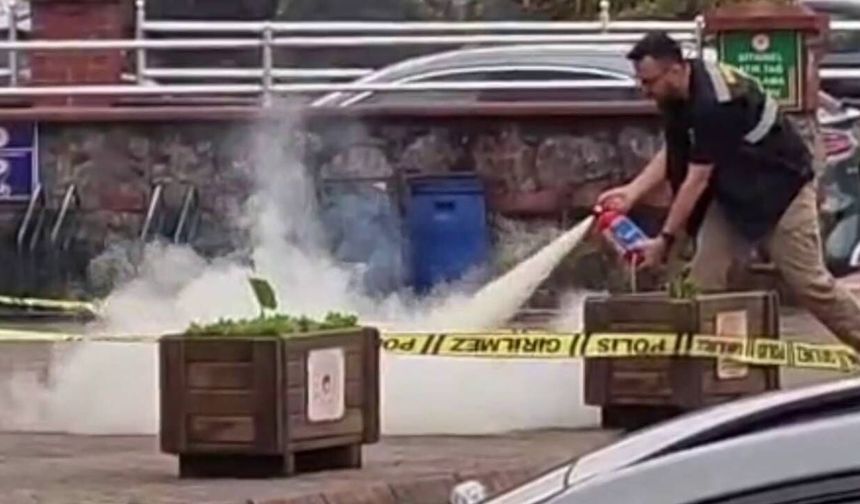 'Elimde bomba var' diye bağırdı: Gözaltına alındı, çanta fünye ile patlatıldı!