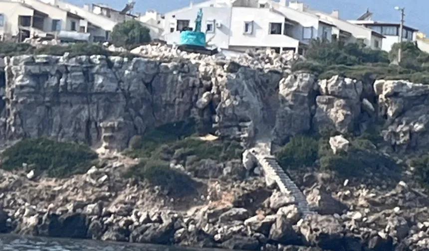 Karaburun ÖÇKB'de kaçak merdiven tepkisi!