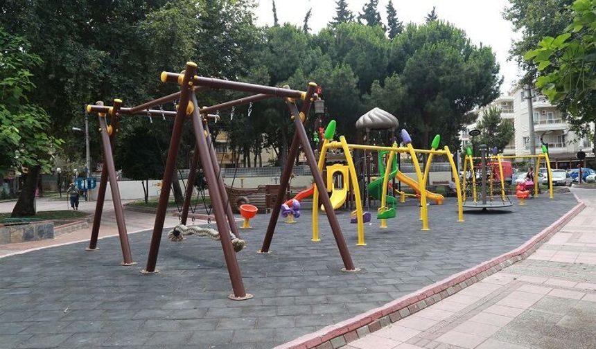 Çocuk parkında dehşet anları: 2 yaşındaki Samet'i bıçakla yaraladı!