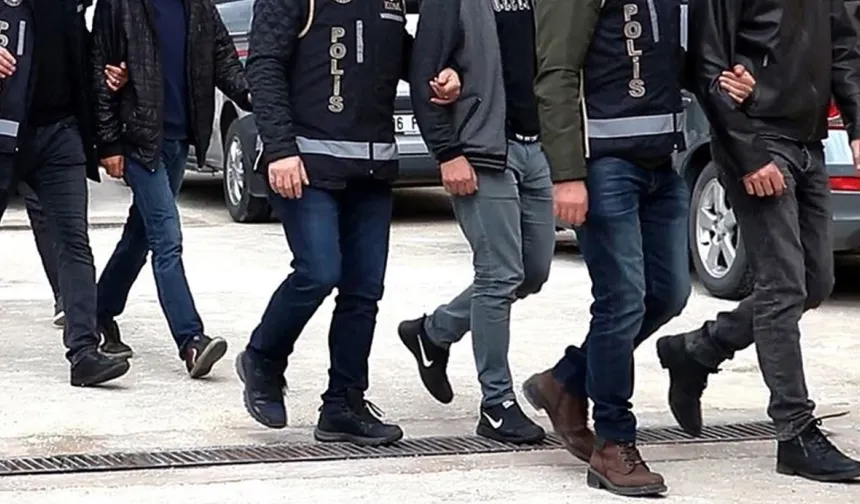 İzmir'de suç içerikli paylaşım yapanlara gözaltı!