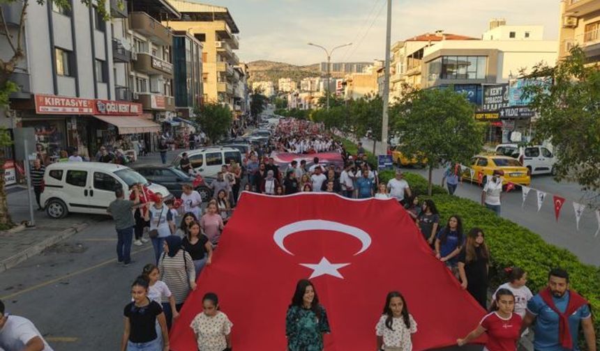 Çiğli’de 19 Mayıs coşkusu sokaklara taştı