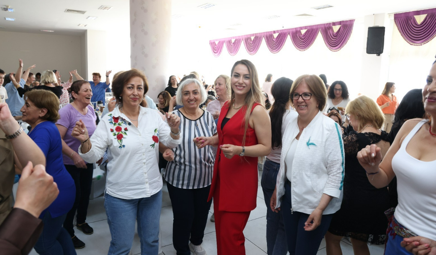 Çiğli’de Anneler Günü coşkusu