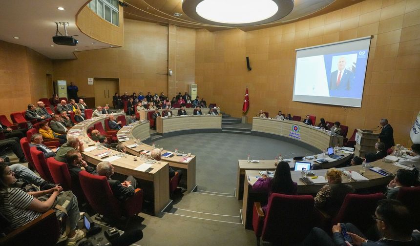 Gaziemir’de  bankamatik tartışması: MHP’den “diyet borcu” sorusu, Işık’tan “faşistlik” yanıtı