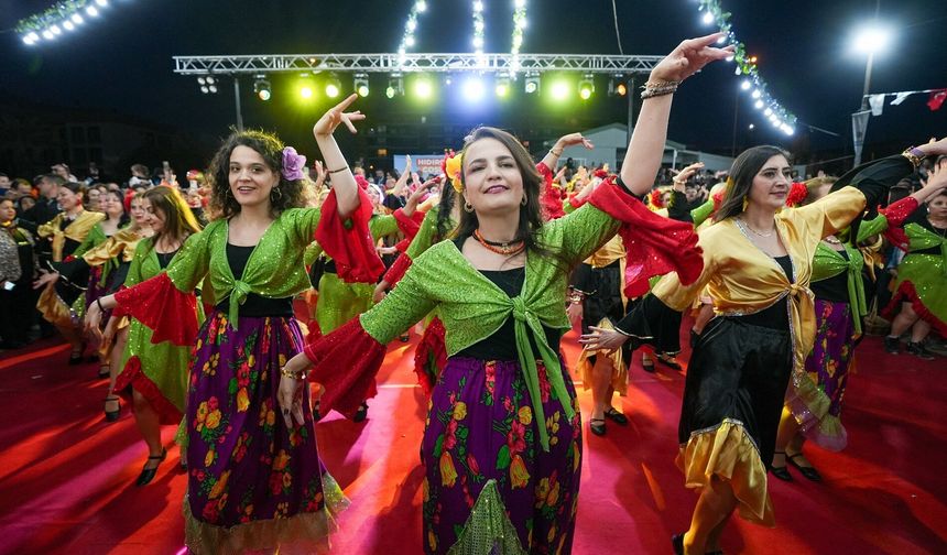 Gaziemirliler baharı coşkuyla karşıladı