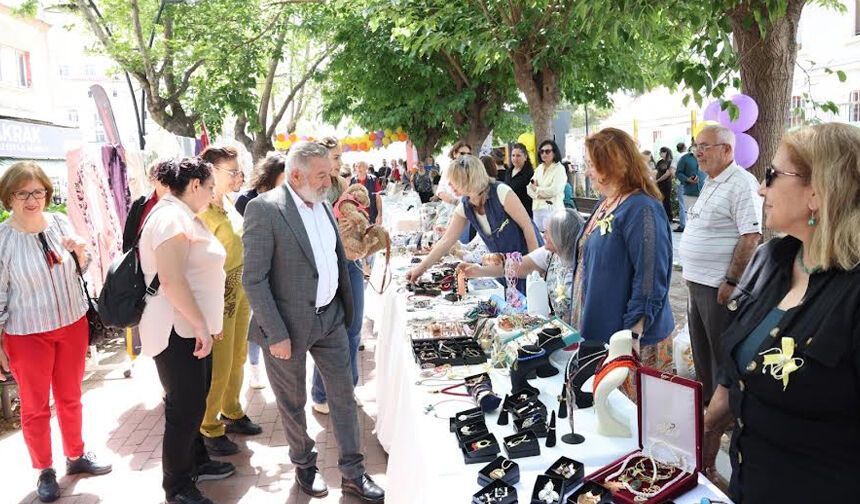 Çiğli’de kadınların el emeği sergisi göz doldurdu