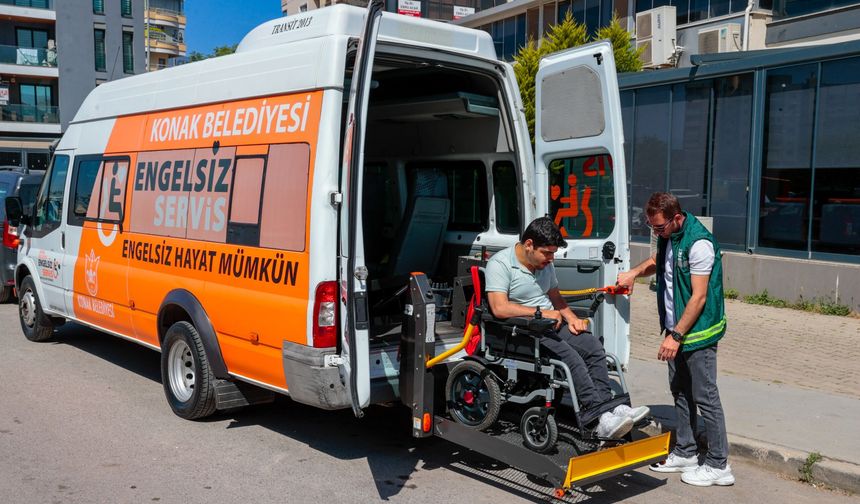 Konak'ta engelleri kaldıran servis!