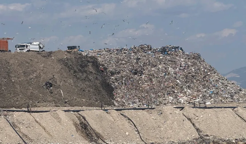 Vahşi depolama AK Parti ve çevrecileri karşı karşıya getirdi: Kime sitem edeceğini şaşırmış!