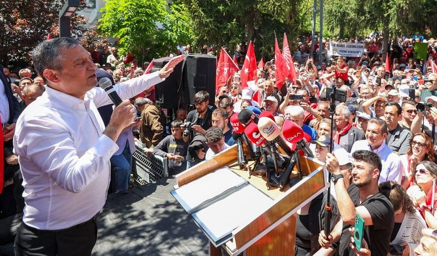 Özel'den Böcek'e 'Zeyrek' tepkisi: Ölmüş insana iftira atıyorlar