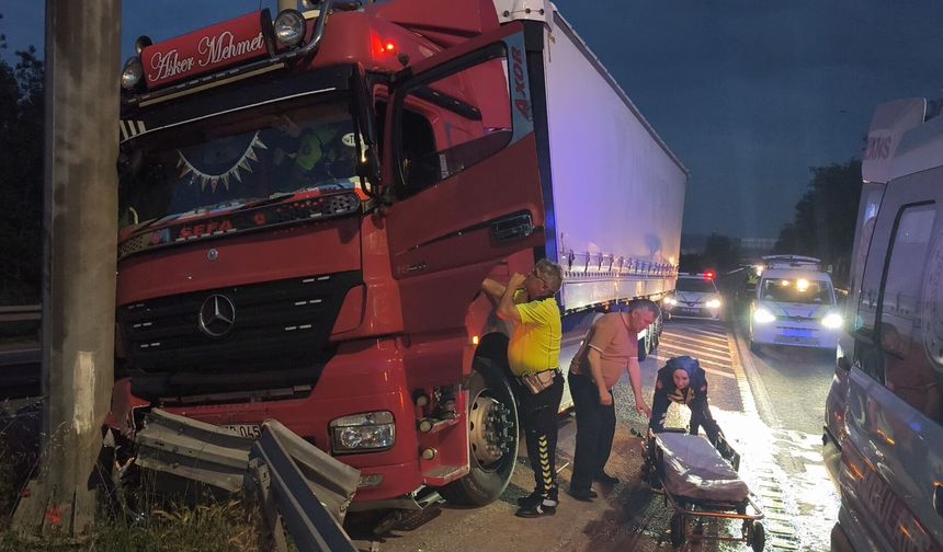 Kütahya’da korkutan kaza: Sürücü direksiyon başında fenalaştı