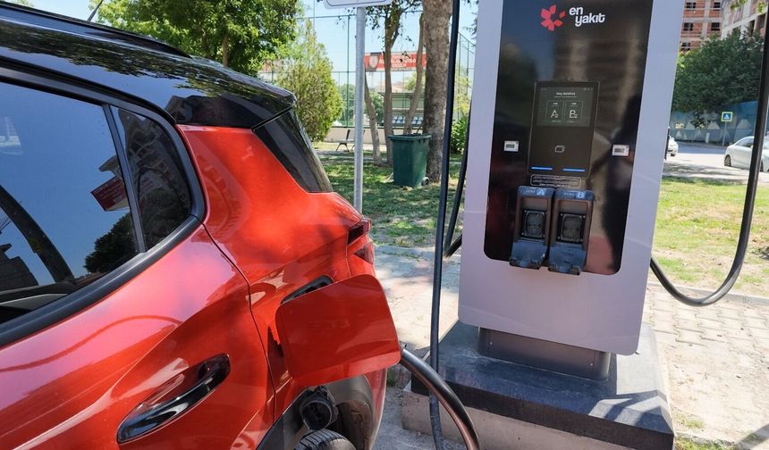 Bayraklı 'da 10 noktada 20 şarj ünitesi