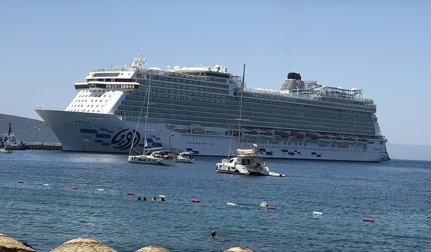 Bodrum’a kruvaziyer akını: 2 bin 671 turist geldi