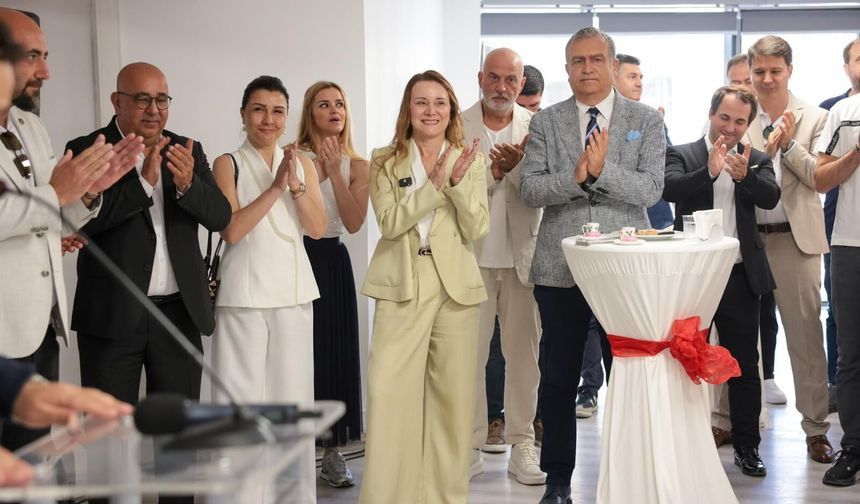 Konak’ta iki Cumhuriyet Kütüphanesi daha hizmete açıldı