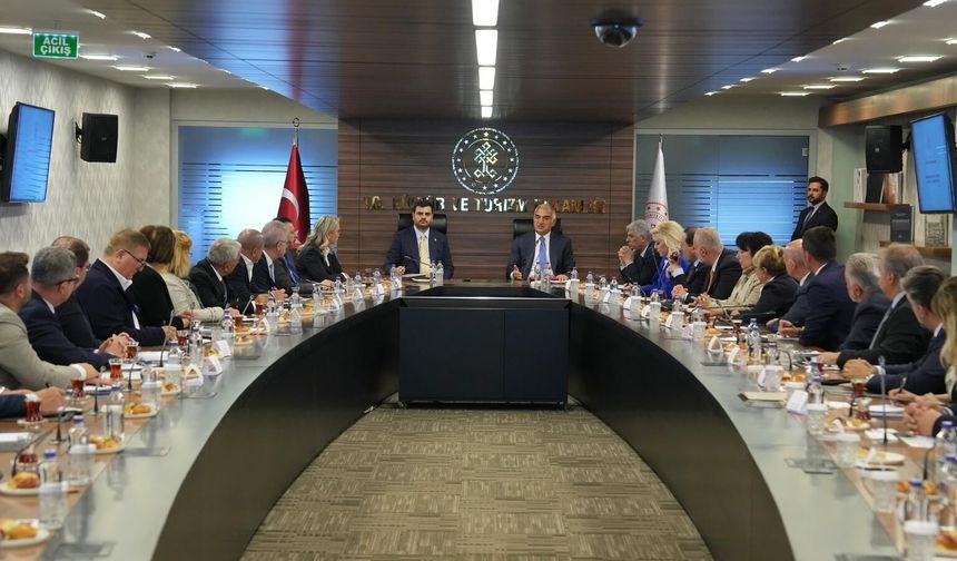 Ankara'da Çeşme Projesi zirvesi... İzmir'den çıkarma!