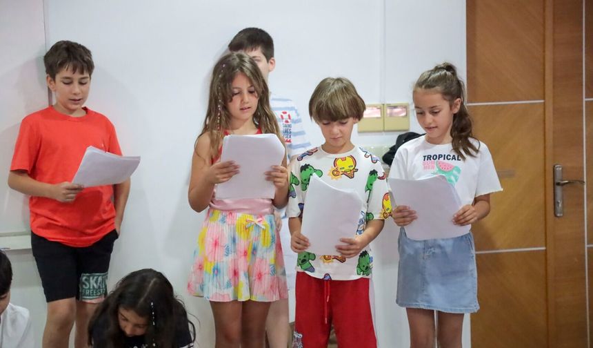 Tiyatronun yeni yetenekleri Karşıyaka’da yetişiyor
