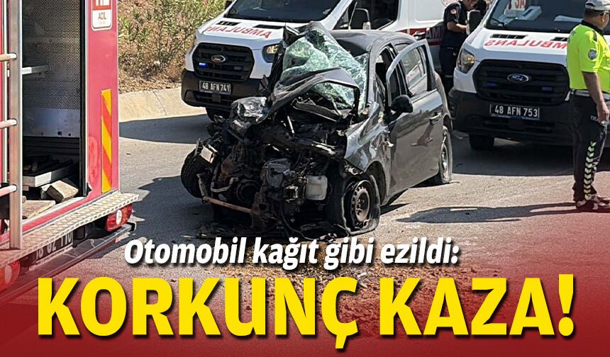 Otomobil kağıt gibi ezildi: Korkunç kaza!