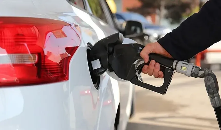 Benzine gece yarısı zam... Pompaya yansıdı!