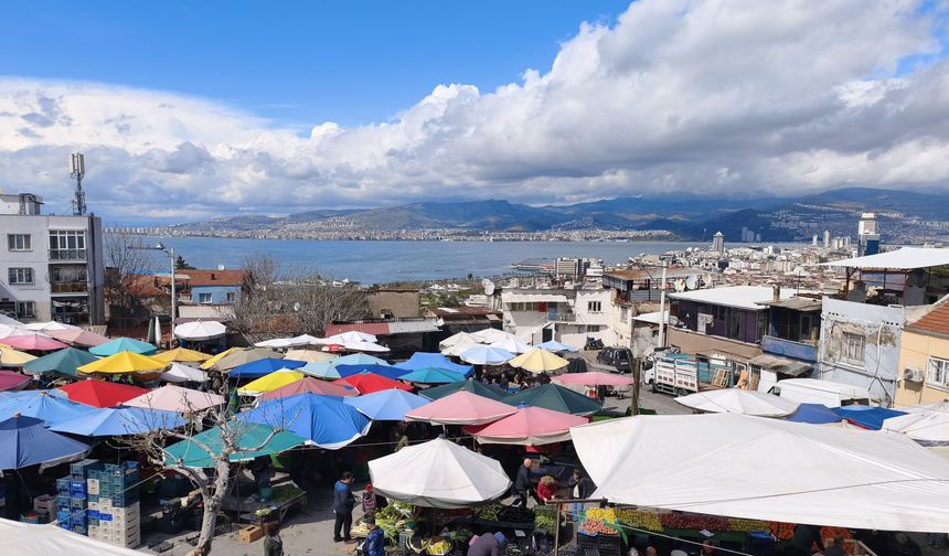 Tarihi pazaryeri şimdilik yerinde kaldı