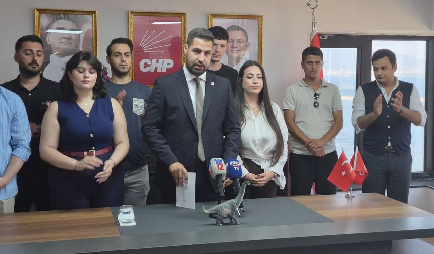 CHP'li gençlerden Nalbantoğlu'na 'dinazor' göndermesi!