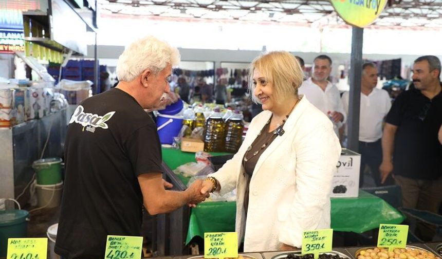 Başkan Vekili Şen sahaya indi: İlk durak pazar esnafı oldu