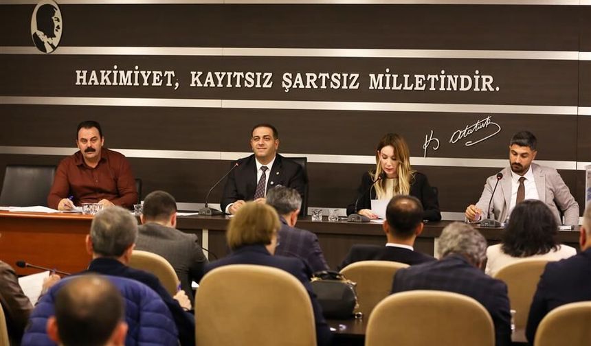 Başkan Uzun CHP’de kaldı... Narlıdere Meclisi'nde aritmetik netleşti!