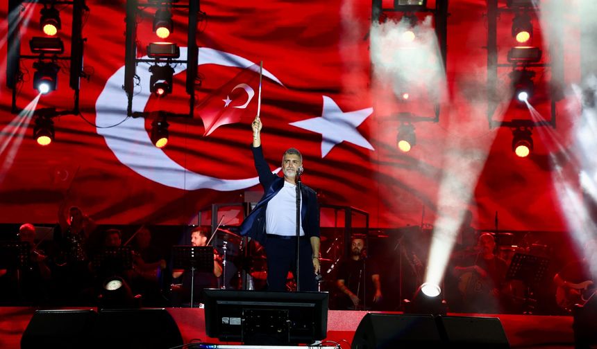 Binlerce Aliağalı Zafer Bayramı coşkusunda buluştu