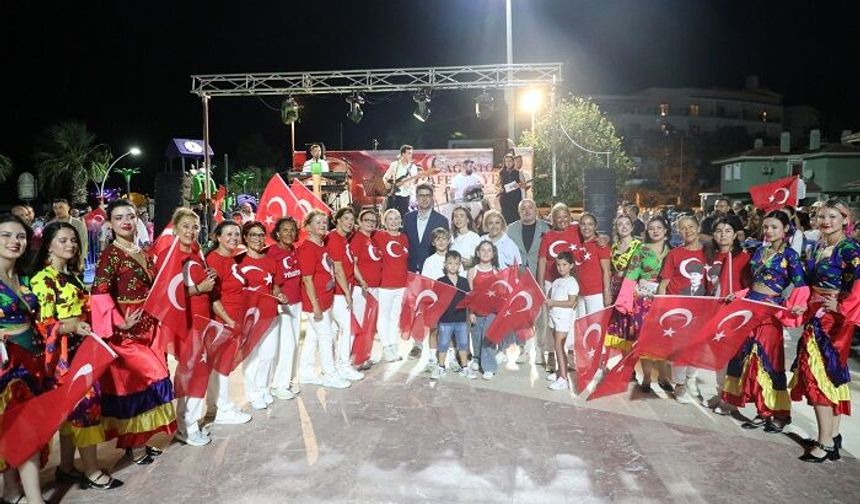 30 Ağustos coşkusu Menderes’i sardı
