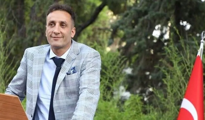 "Bu belediyede mobbing var" dedi... Başkan yardımcılığını da CHP'yi de bıraktı!
