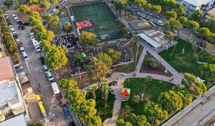 Gaziemir Belediyesi yenilediği Şehit Ferit Yaşarlar Parkı’nı hizmete açtı