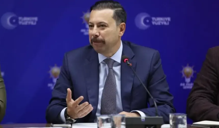 AK Partili Kaya’dan çukur tepkisi: “Bu asfalt nereye gitti?”