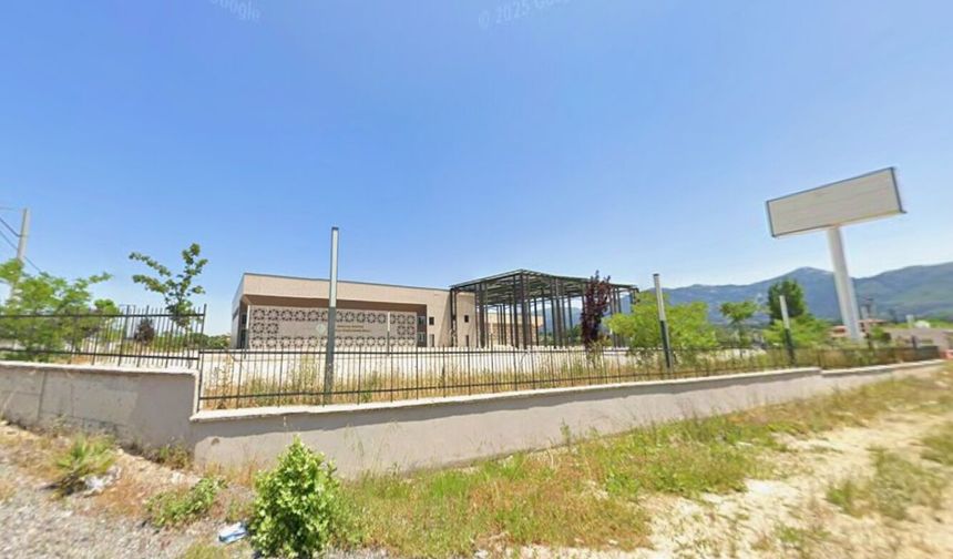 Komisyonlardan oy çokluğu… Üniversite gidiyor, belediye geliyor!