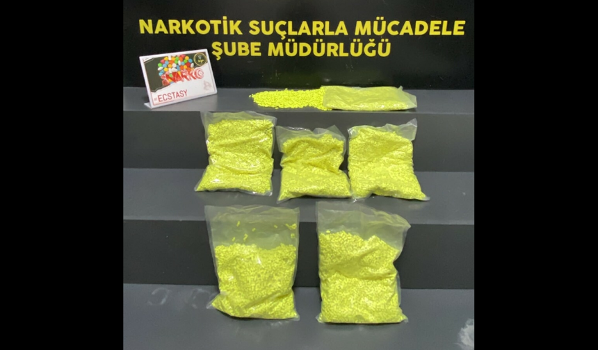 'Zehir' çantası... 31 bin hap çıktı!