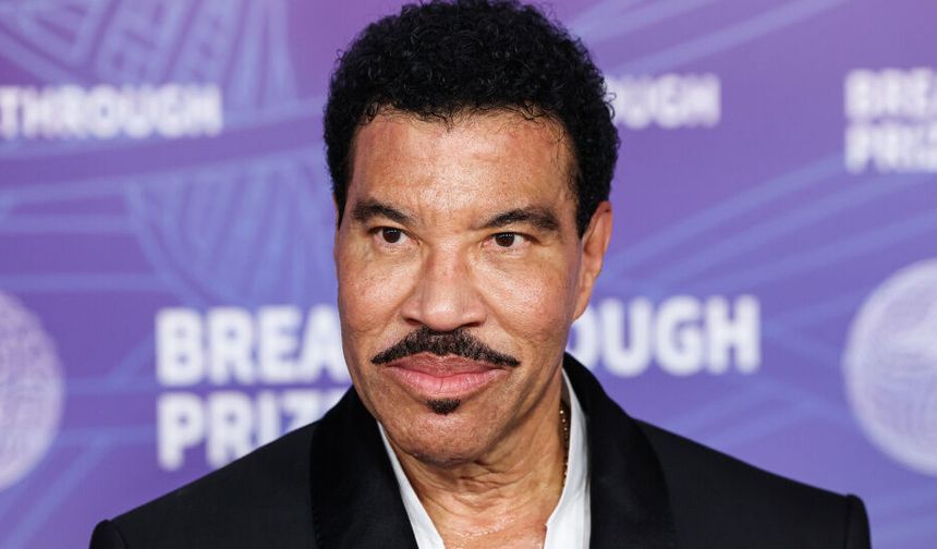 Lionel Richie konserden yoğun bakıma alındı