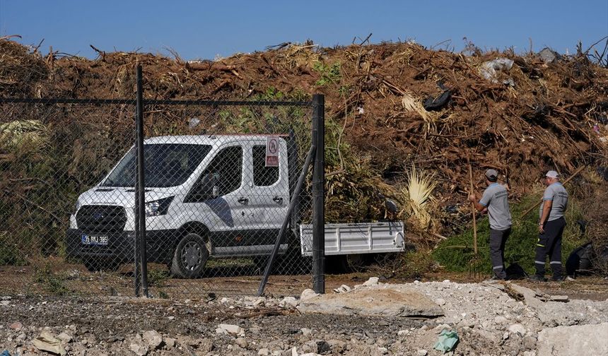 Gaziemir’de atık krizi: Mahalleli yangın riskinden endişeli