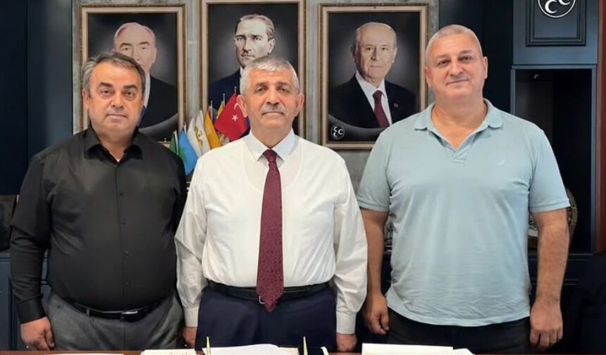 Menderes’te siyasi transfer: 2 CHP’li meclis üyesi MHP’ye geçti!