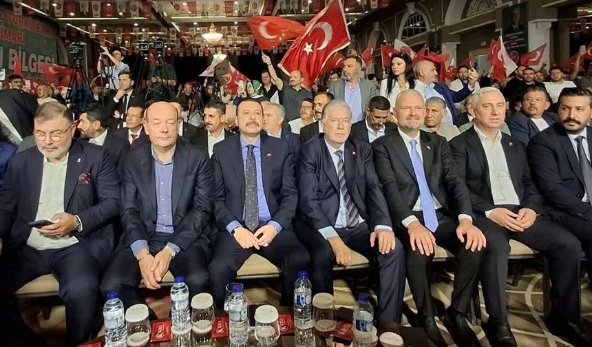 MHP kongresine giden YENİ Partili Çelik konuştu: Düğünlerine icabet ettik