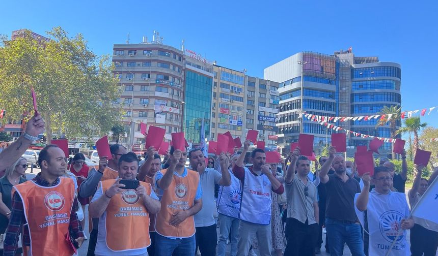 Konak'ta memurlardan Mutlu'ya kırmızı kart!