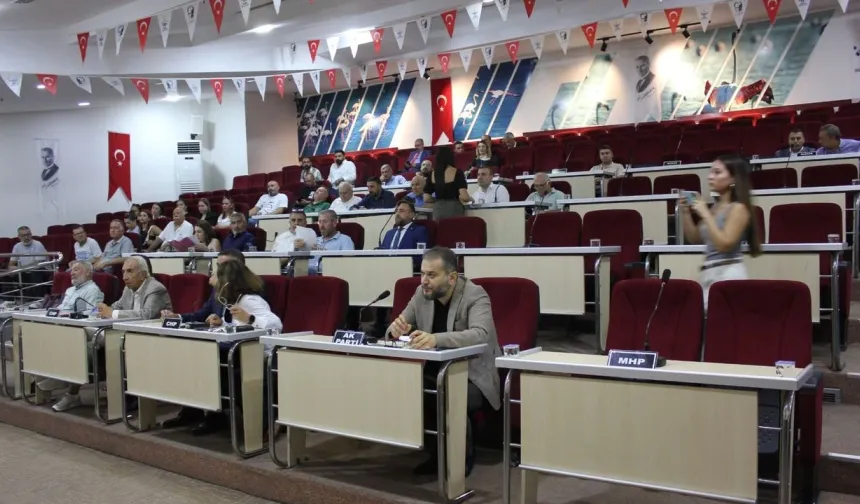 Çiğli'de 'geçiş' tartışması... 'Size gelince transfer, bize gelince neden hainlik?'