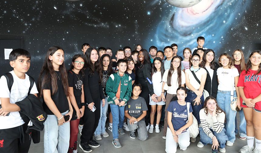 Astronot Aisha Bowe, Çiğli’de öğrencilerle buluştu