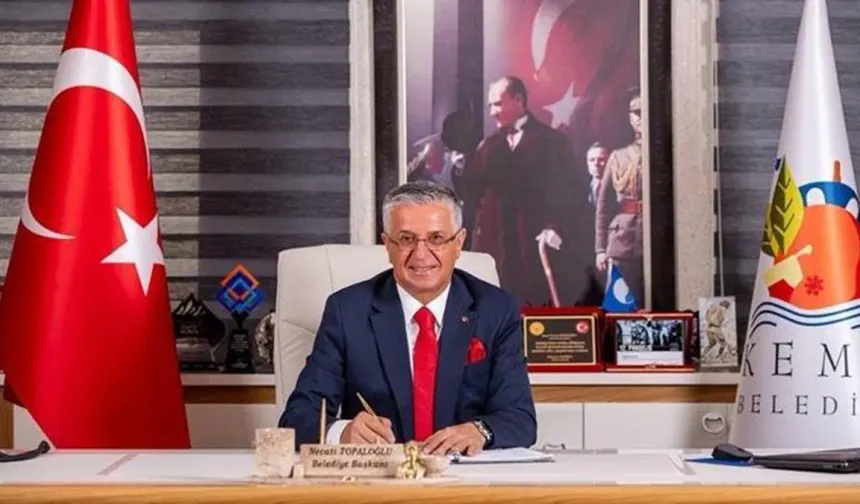 Belediye başkanı ve 8 meclis üyesi CHP'den istifa etti