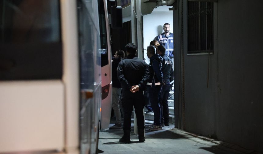 Bayraklı Belediyesi operasyonu... Eski başkan Sandal dahil 27 tutuklama talebi!