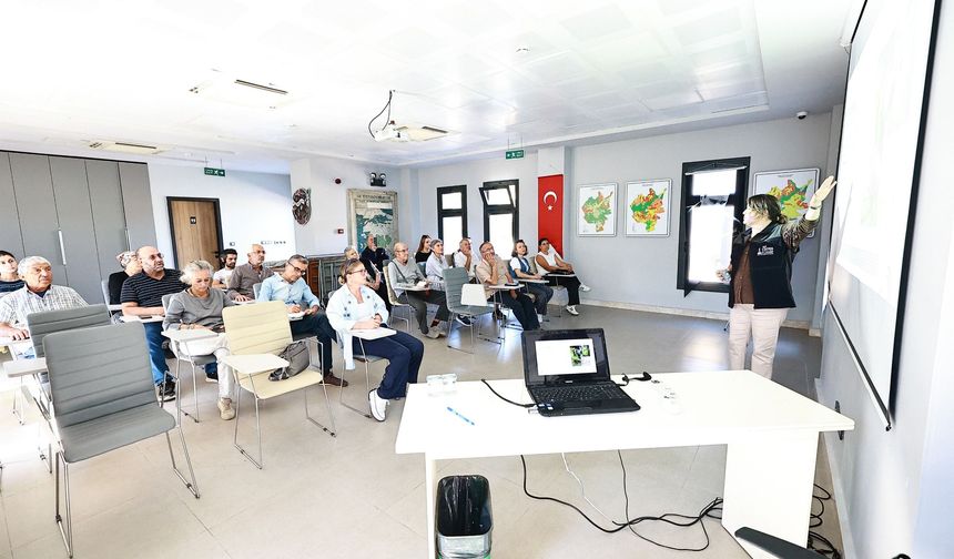 Selçuk'ta üreticilere budama eğitimi!