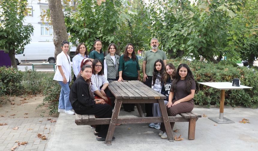 Selçuk'ta Engelsiz Kafe gençleri bir araya getiriyor