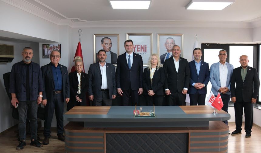 CHP’den istifa etmişlerdi… 5 meclis üyesi YENİ Parti’de!
