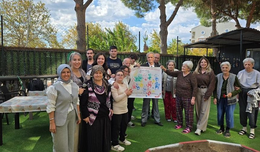 Birlikte güldüler, birlikte halay çektiler: Menderes’te anlamlı buluşma